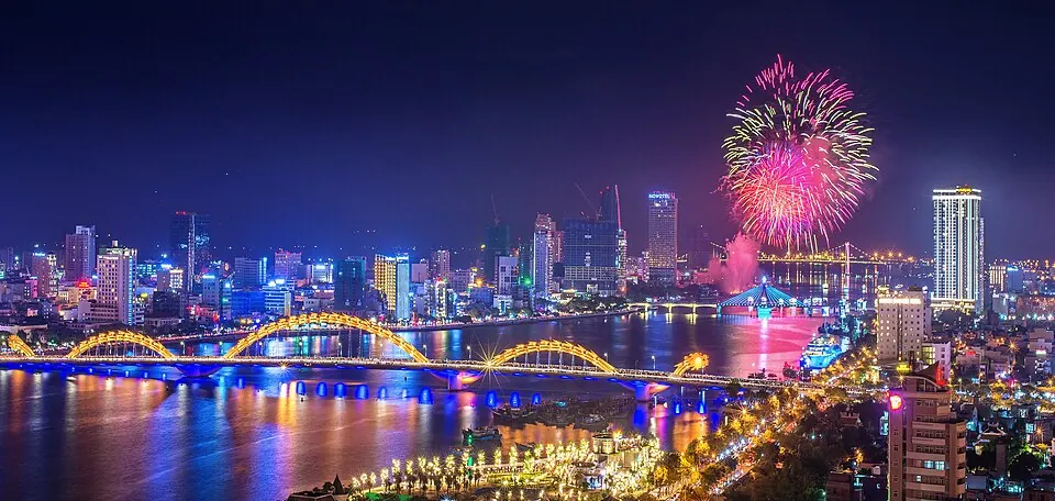 Pont du Dragon et feux d’artifice à Đà Nẵng