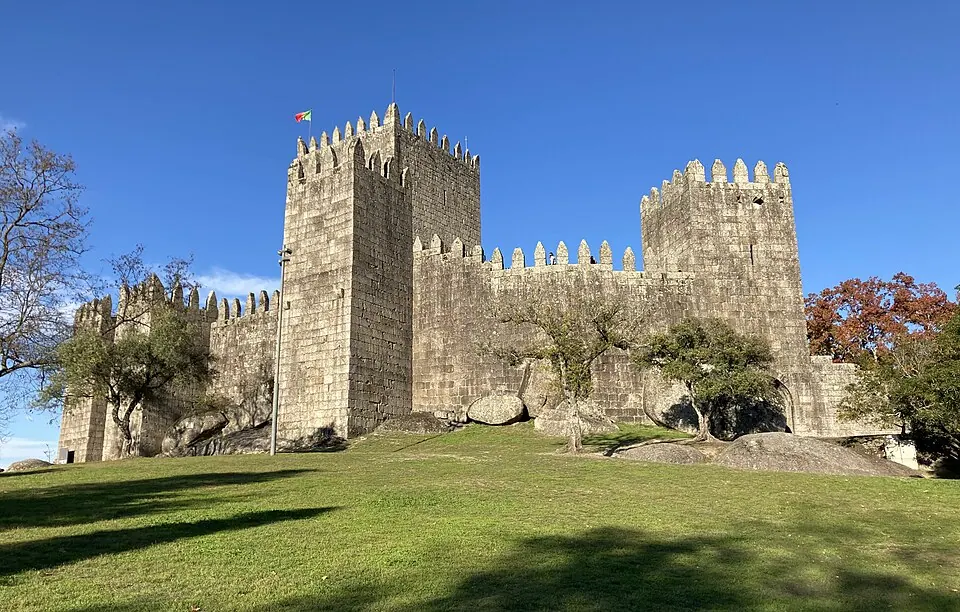 Les tours du château de Guimarães