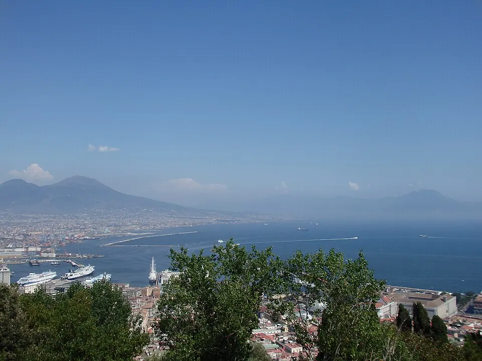 La baie de Naples vue depuis le Vomero
