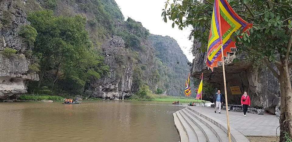 Paysage calcaire et rivière de Tam Cốc, dans la région de Ninh Bình