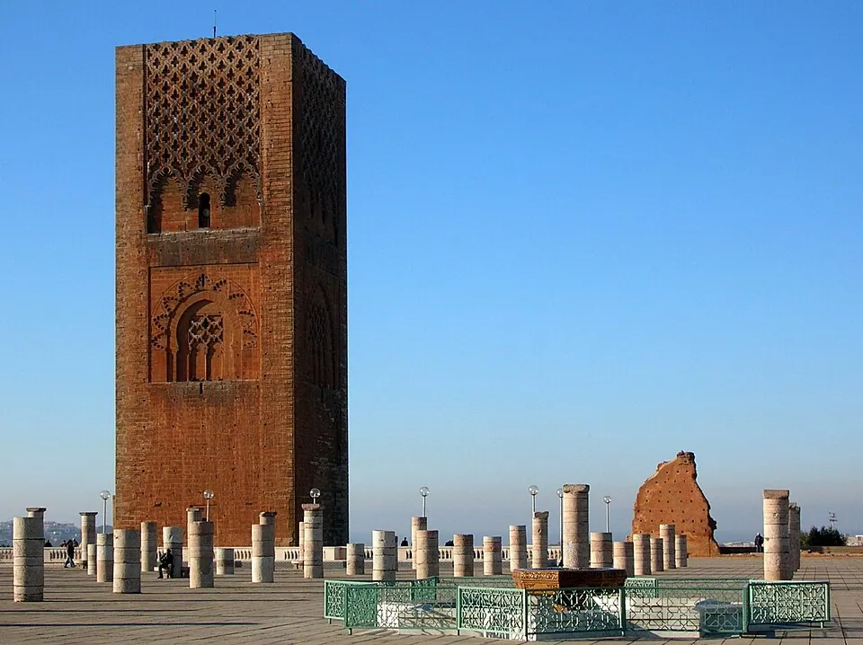 La tour Hassan et son esplanade à Rabat